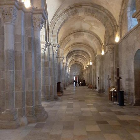 Appartement 48M2 Pour 6 Personnes Au Centre Ville Historique Avec Parking Gratuit Et Une Borne De Recharge Pour Voiture A 10 Metres 阿瓦隆 外观 照片
