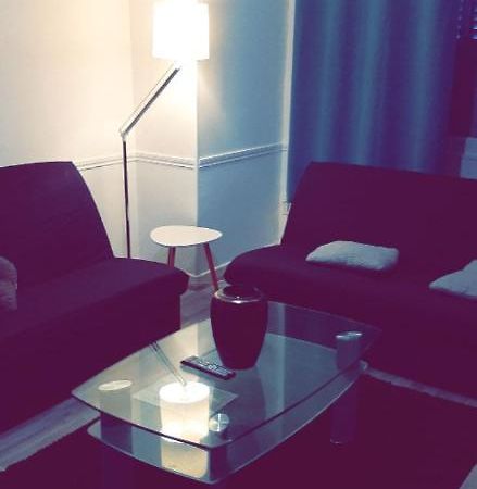 Appartement 48M2 Pour 6 Personnes Au Centre Ville Historique Avec Parking Gratuit Et Une Borne De Recharge Pour Voiture A 10 Metres 阿瓦隆 外观 照片