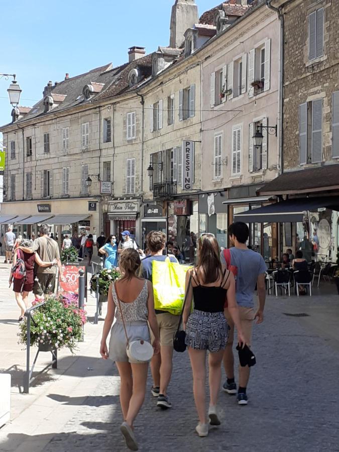 Appartement 48M2 Pour 6 Personnes Au Centre Ville Historique Avec Parking Gratuit Et Une Borne De Recharge Pour Voiture A 10 Metres 阿瓦隆 外观 照片